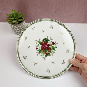 Mikasa Petite Bone China Holiday Delight Pinecone Christmas Plate White Gold
